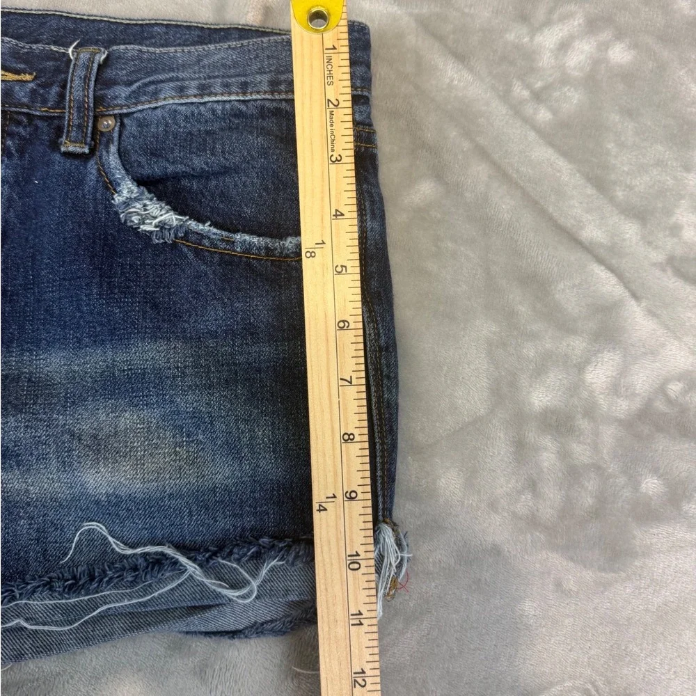 BDG Tomgirl Mid Rise Denim Shorts 29W Distressed Cut Off Button Fly (meas‎ 33x2)